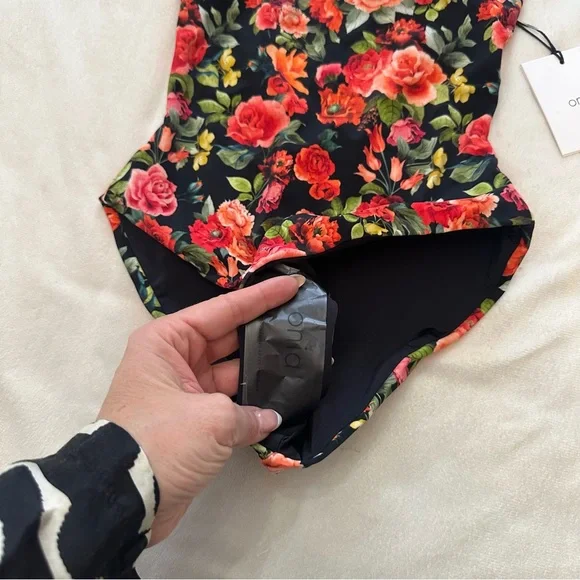 New! Onia Black Rachel Floral One-Piece Swimsuit Size XS 38044 - Picture 6 of 10